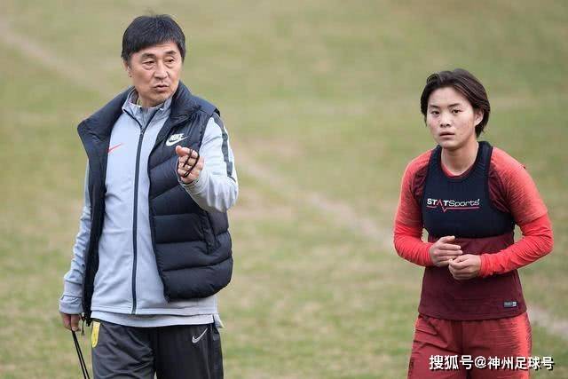 南京留学生因旭日旗事件道歉，学校和使馆介入处理
